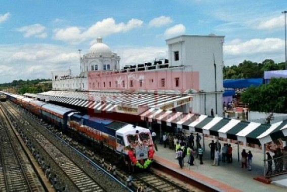 Passengers facing hardtimes in Tripura Sundari Express Train due to food crisis : BJP State President talks to TIWN, ‘Pantry cars to diminish the problem in this 2 day long journey’ Passengers facing hardtimes in Tripura Sundari Express Train due to food crisis : BJP State President talks to TIWN, ‘Pantry cars to diminish the problem in this 2 day long journey’
